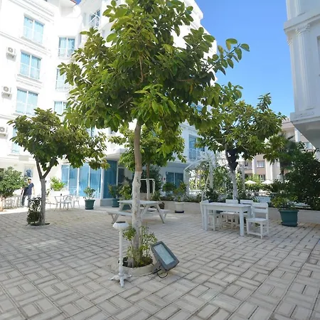Hun Club Hotel apartamentowy 2*