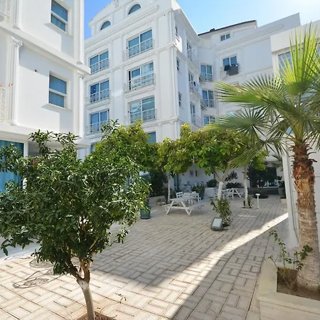 Hotel apartamentowy Hun Club 2*