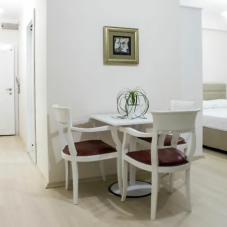 Hun Club Hotel apartamentowy 2*